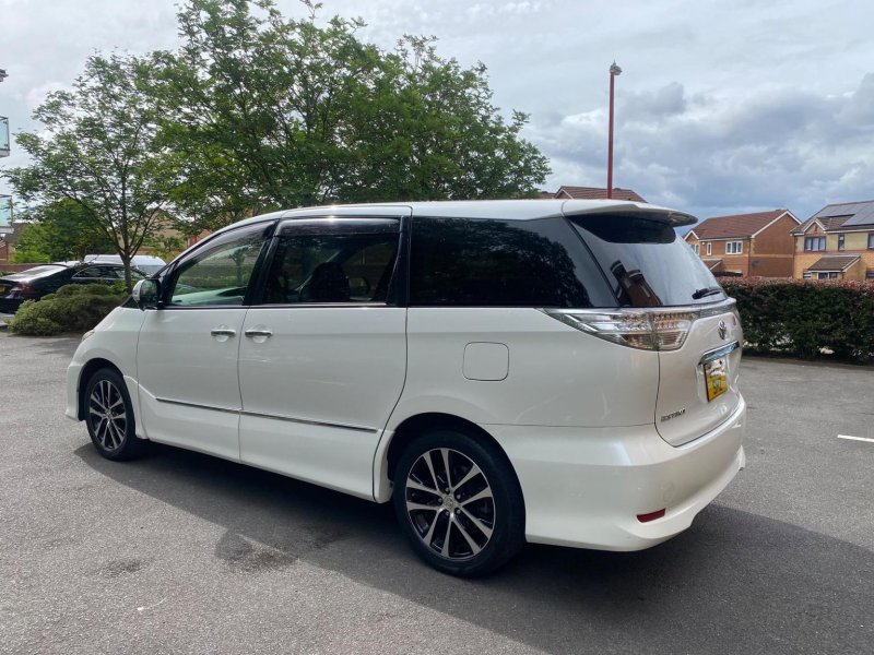 TOYOTA ESTIMA