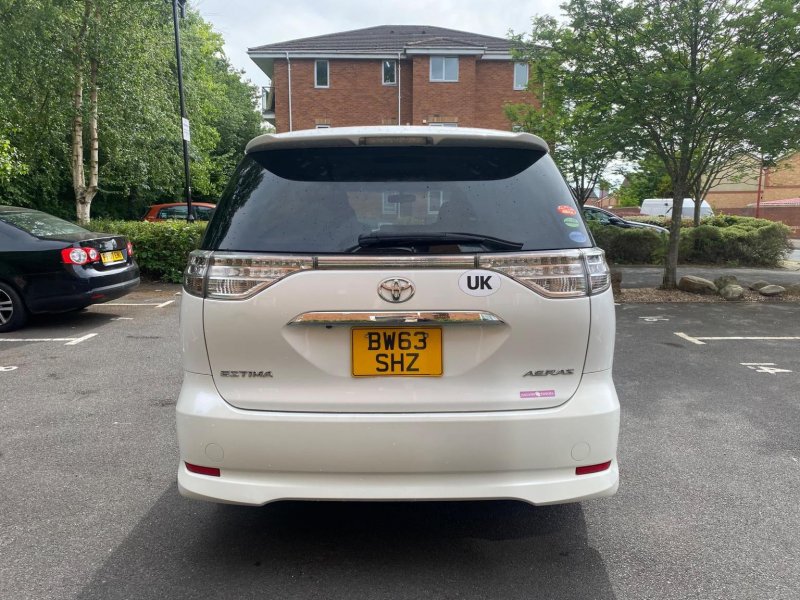 TOYOTA ESTIMA