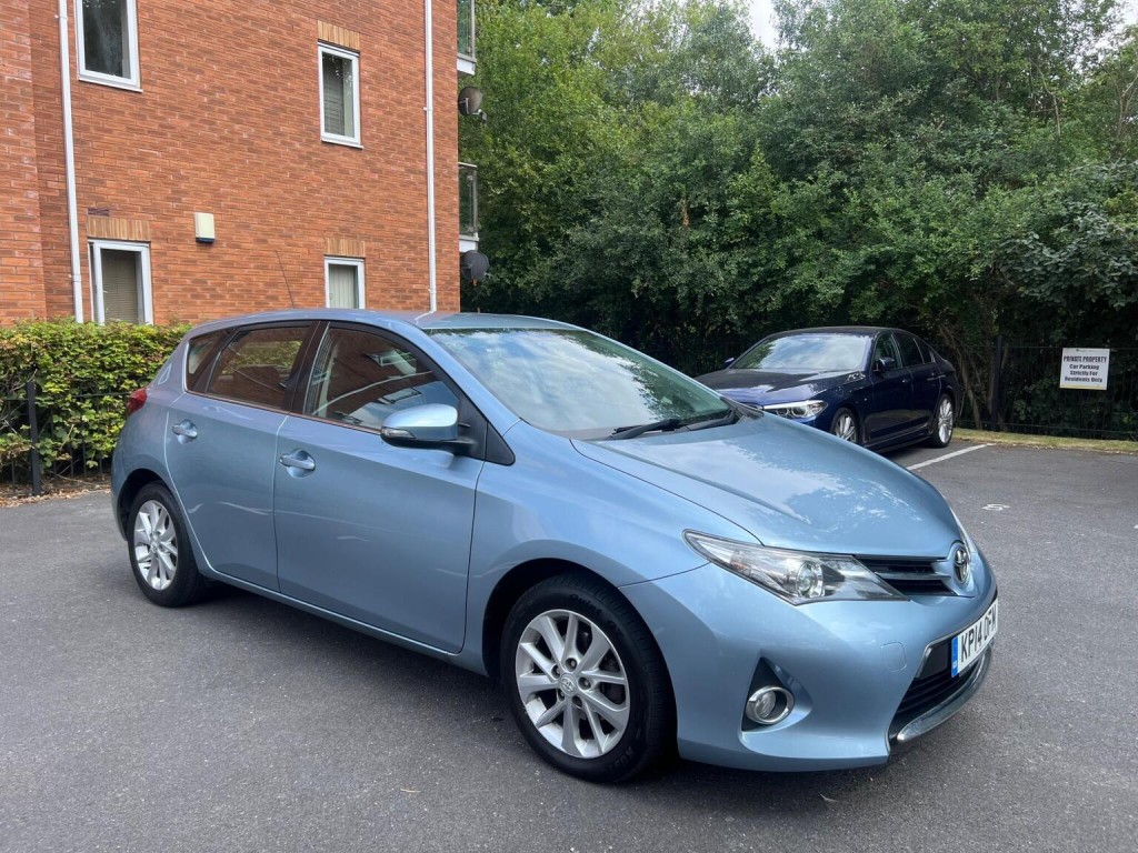 2014 Toyota AURIS