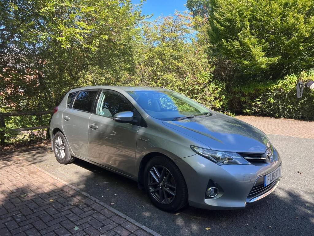 2015 Toyota AURIS